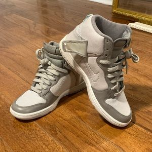 VINTAGE NIKE women’s SB high dunks size 6